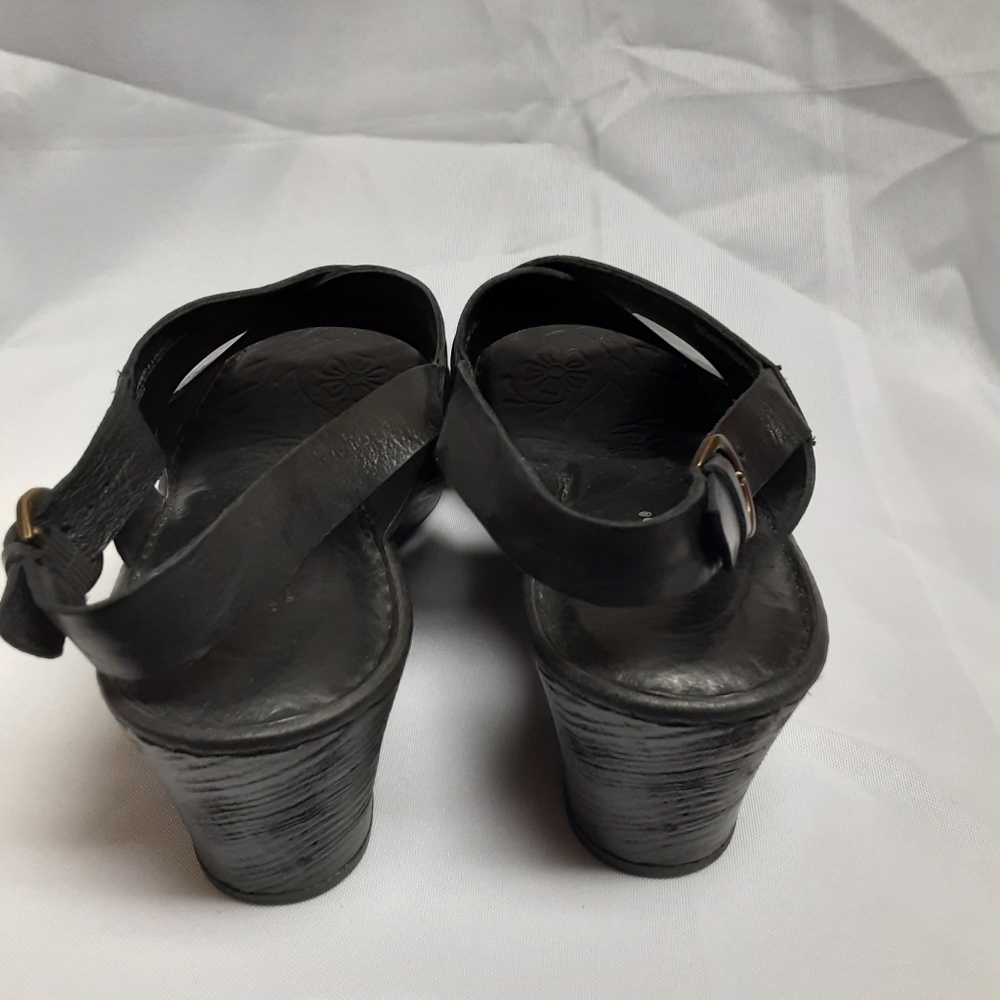 Born Sandals - Picture 2 of 4